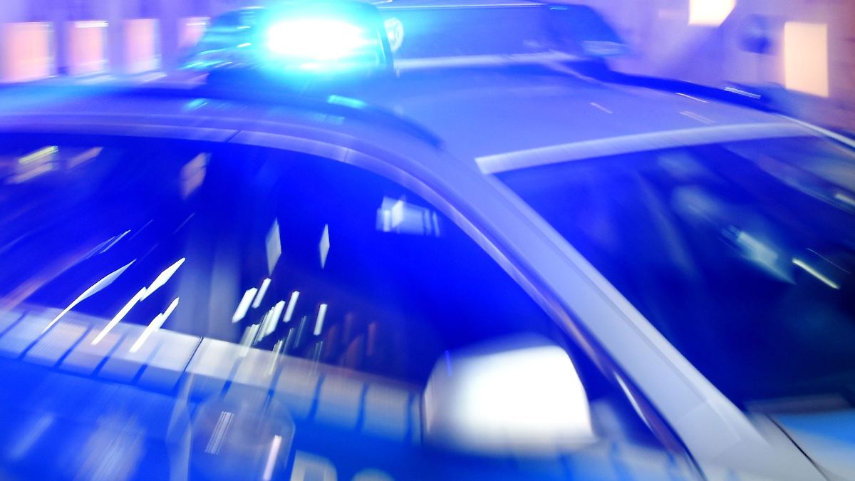 Berlin & Brandenburg: Auseinandersetzung mit 40 bis 60 Menschen - Mann stirbt