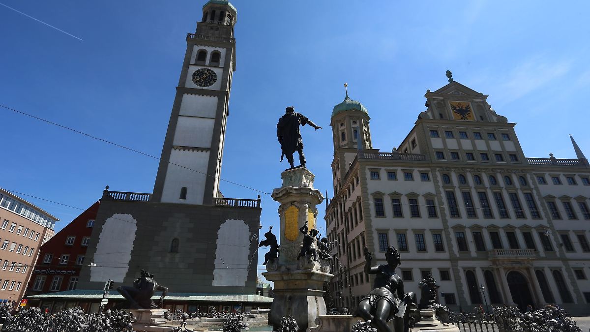 Bayern: Neuer Versuch: Augsburger Wahrzeichen soll Spitze verlieren