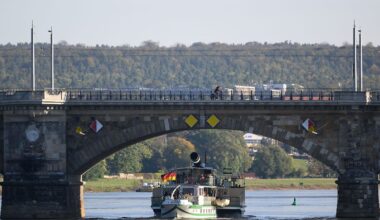 Sachsen: Elbe-Pegelstand steigt - mehr Fahrten der Weißen Flotte