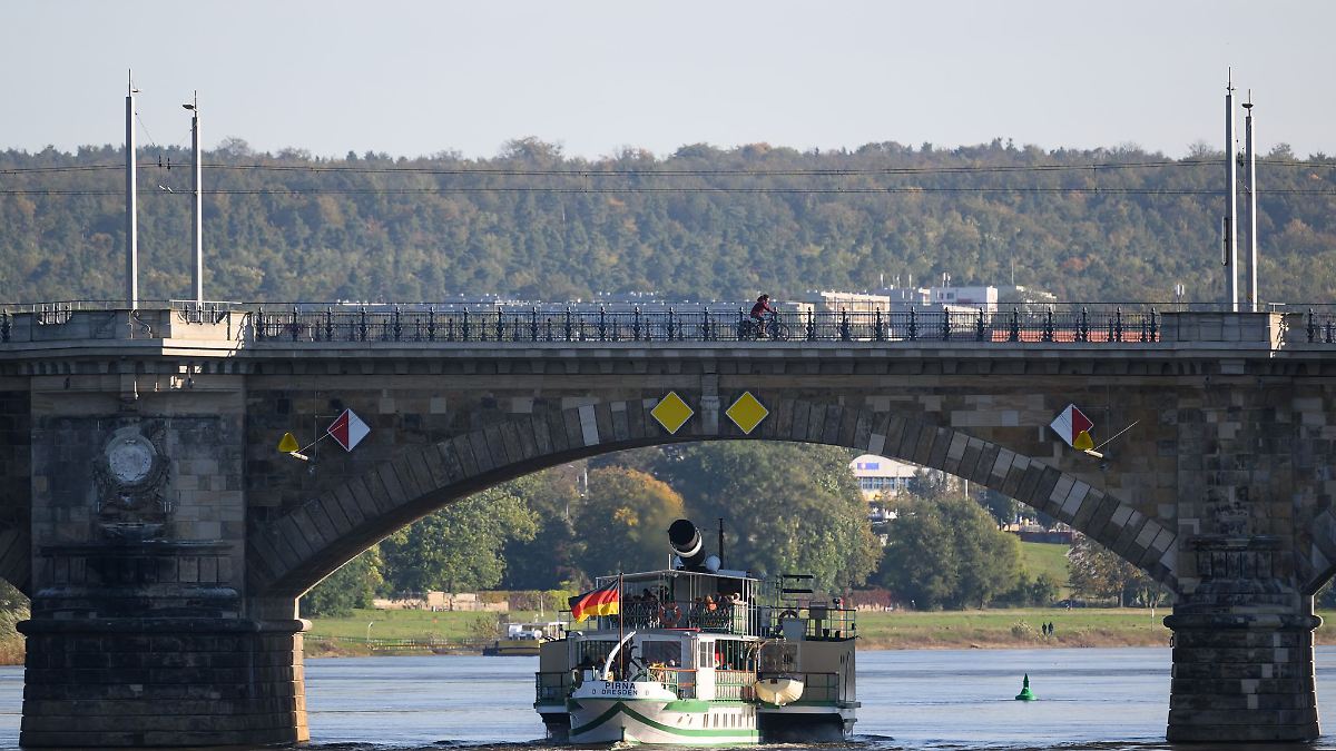 Sachsen: Elbe-Pegelstand steigt - mehr Fahrten der Weißen Flotte