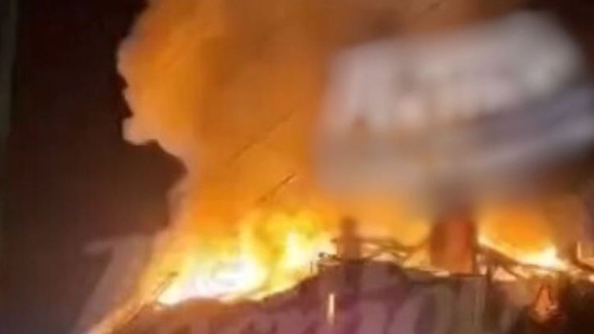 Bahnhof, Fabrik, Häuser: Ukraine greift Ziele in Russland an