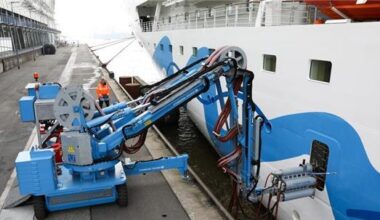 Hamburg erwägt vorgezogene Landstrompflicht