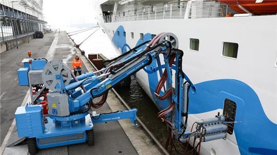 Hamburg erwägt vorgezogene Landstrompflicht