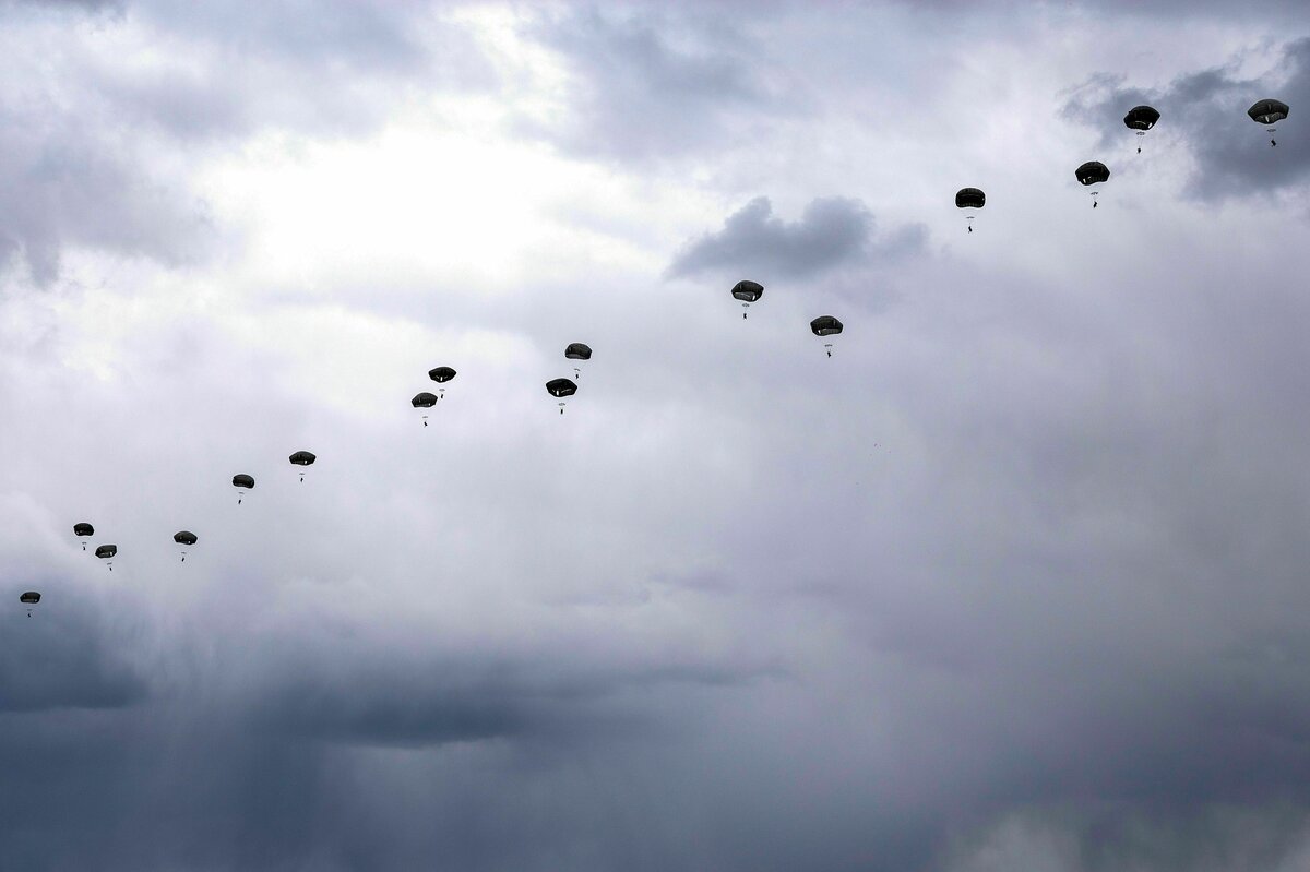 Buch über Putins imperiale Strategie: Da knallen die Sektkorken im Propagandastab des Kreml