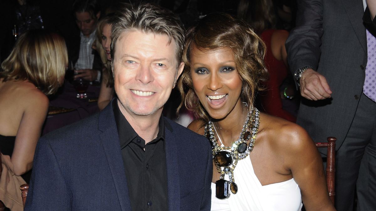 "Ich liebe dich!": David Bowies Witwe Iman zeigt besonderes Erinnerungsstück