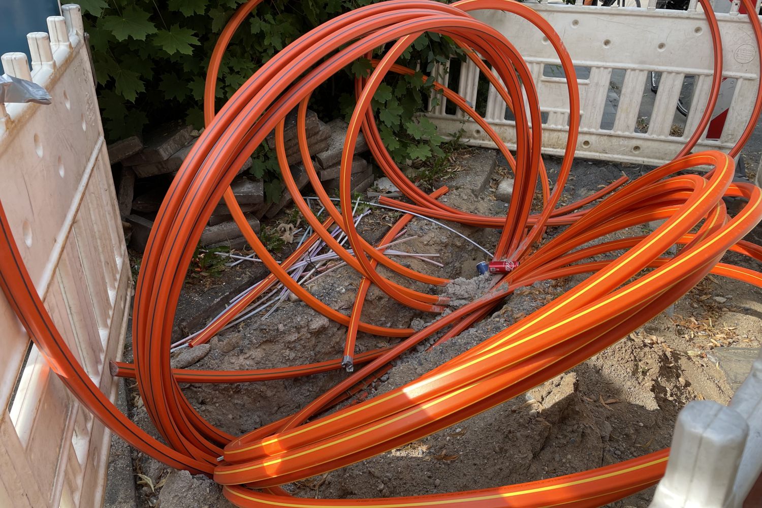 Düsseldorf: Deutliche Fortschritte bei der Glasfaserversorgung – kommt drauf an wen man fragt - Ddorf-Aktuell