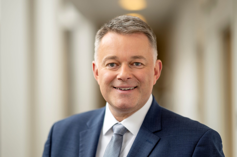Mainz – Zur Entscheidung der SPD-Landesregierung, künftig keine AFD-Mitglieder mehr in den öffentlichen Dienst einstellen zu wollen, sagt der Landesvorsitzende der CDU Rheinland-Pfalz, Gordon Schnieder: – /// MRN-News.de