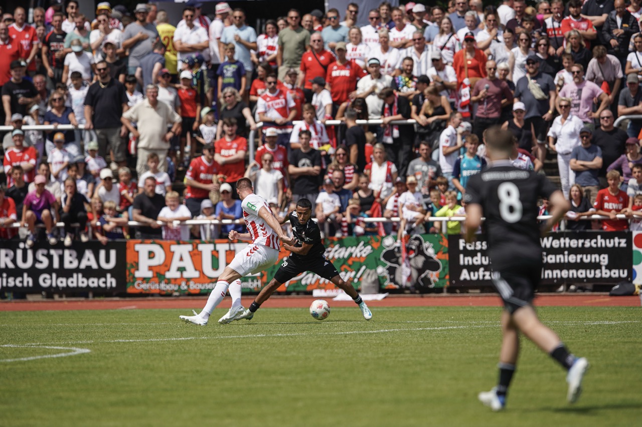 SV 09 feiert gegen 1. FC Köln ein Familienfest in der Belkaw Arena