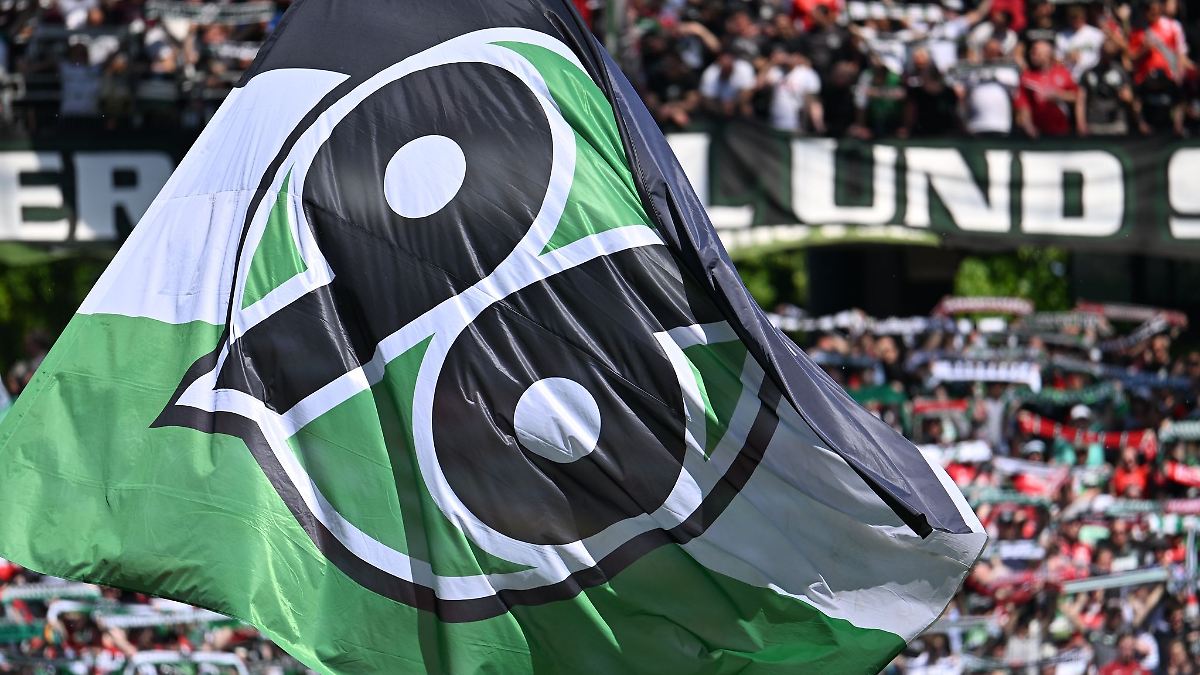 Niedersachsen & Bremen: Innenverteidiger Nawrocki wechselt zu Hannover 96