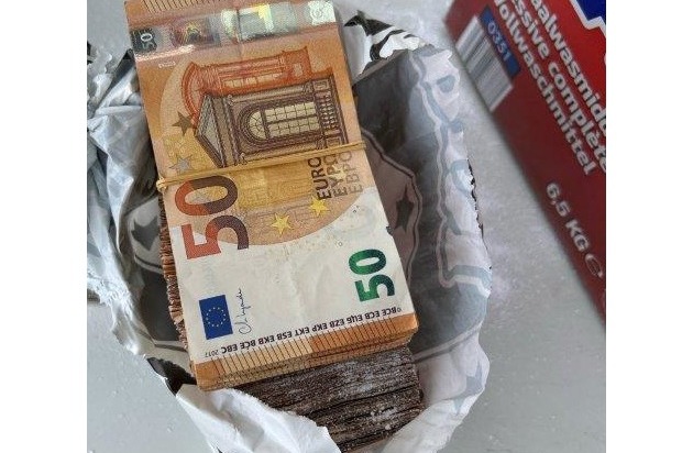 HZA-BI: 50.000 Euro in Waschmittelkarton versteckt/Bielefelder Zoll verhindert ...