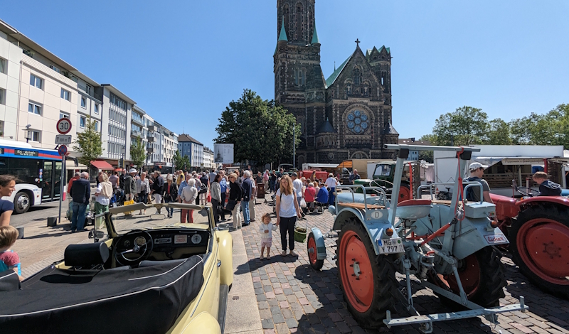 „Dönekes und dolle Dinger“ auf dem Marktplatz Rheydt