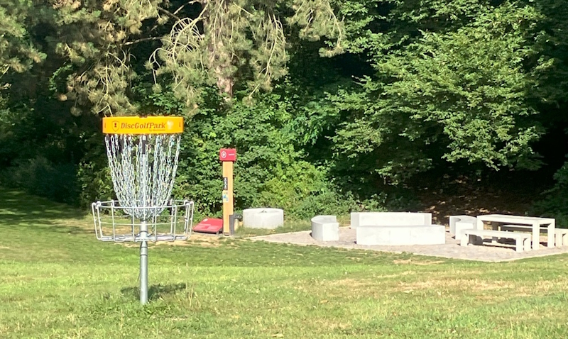 Neuer Discgolfpark in Rheindahlen wird eröffnet
