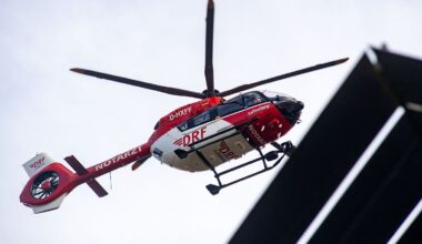 Niedersachsen & Bremen: Auto überschlägt sich: 56-Jährige schwer verletzt