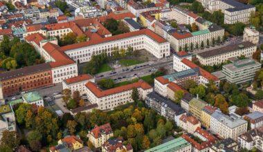 Bayern: Unbekannte schreiben "Free Gaza" auf Münchner Uni-Dach