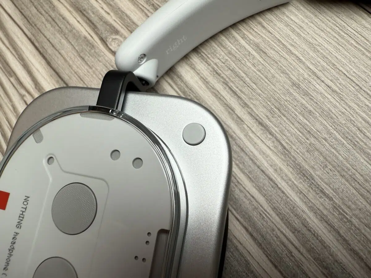 Nothing Headphones 1 Bluetooth Pairing Knopf