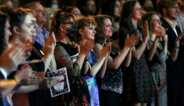 #MeToo & Cancel Culture: Roman betrachtet die Machtdynamiken zwischen Kunst und Kritik