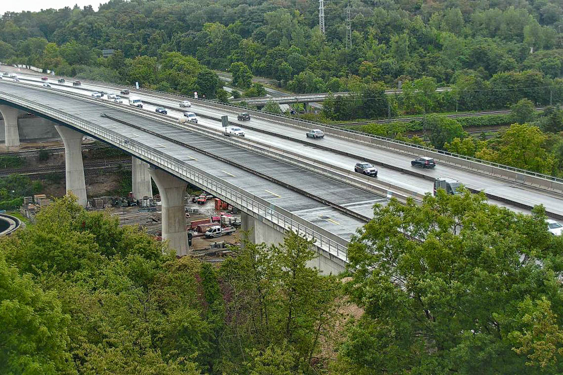 Freitagabend, A66, Autobahn GmbH öffnet Nordbrücke über Salzbachtal
