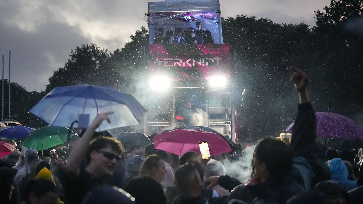 Berlin & Brandenburg: Alkohol und Drogen sorgen bei Rave für Rettungseinsätze