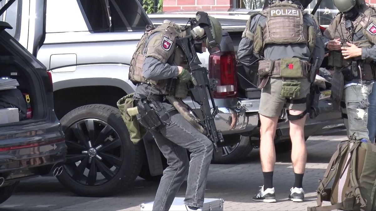 Niedersachsen & Bremen: Jugendlicher muss nach Amokalarm für Polizeieinsatz zahlen