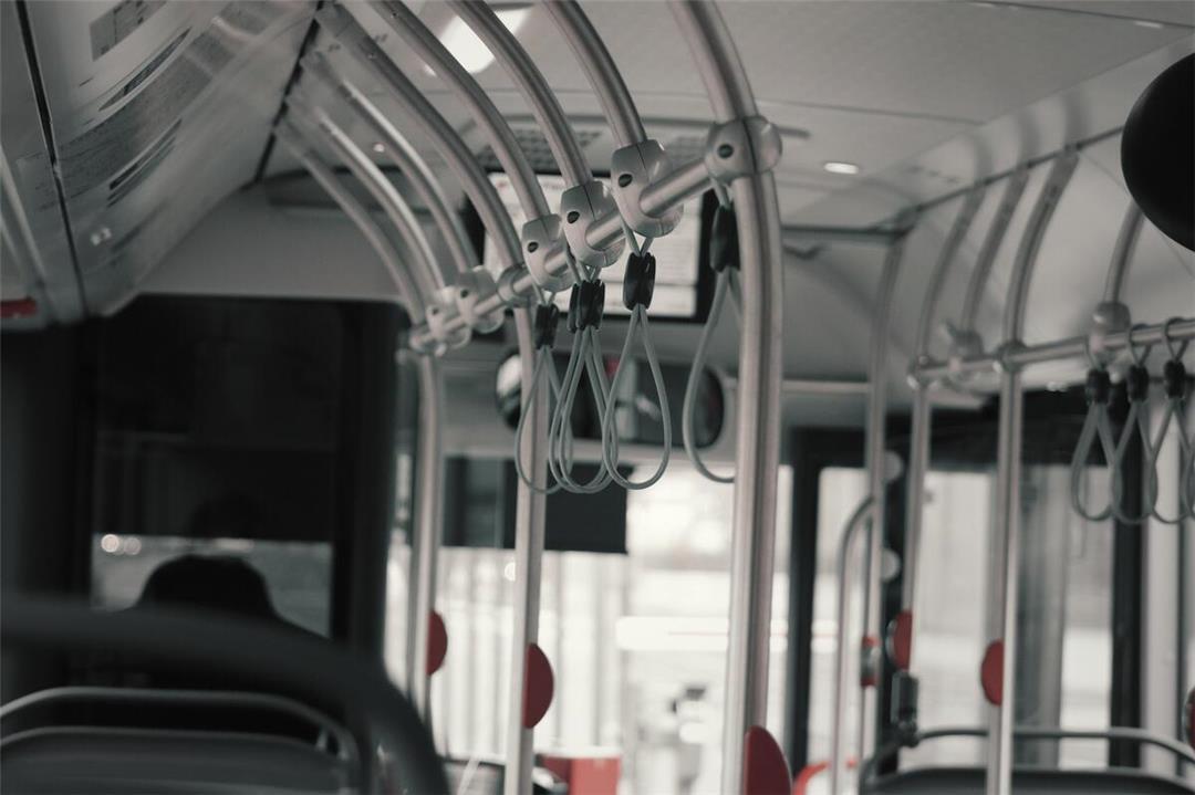 Jugendliche attackieren Kontrolleure und Busfahrer