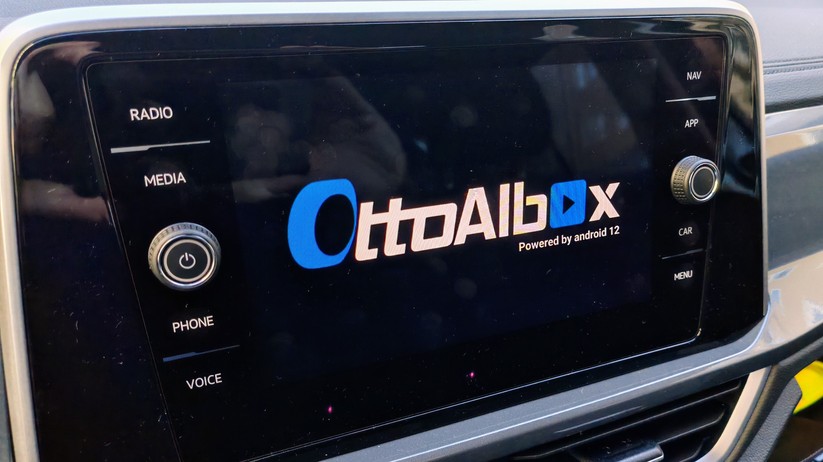 Ottocast P3 Carplay AI Box