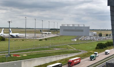 Die neue Wartungshalle entsteht im Nordbereich des Leipziger Flughafens.