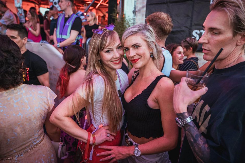 Bildergalerie: Pink Monday im Uerige Zelt mit Strandpiraten, 15. Juli