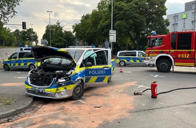 POL-GE: Unfall mit Polizeifahrzeug | Presseportal
