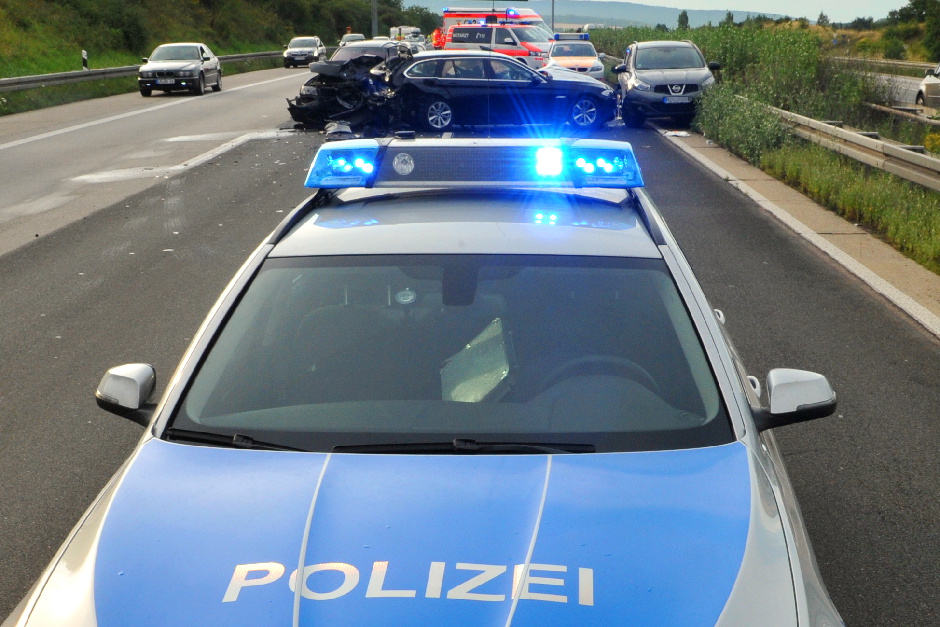 Unfall Autobahn Auto Pkw Gesperrt Auringen: Verletzte