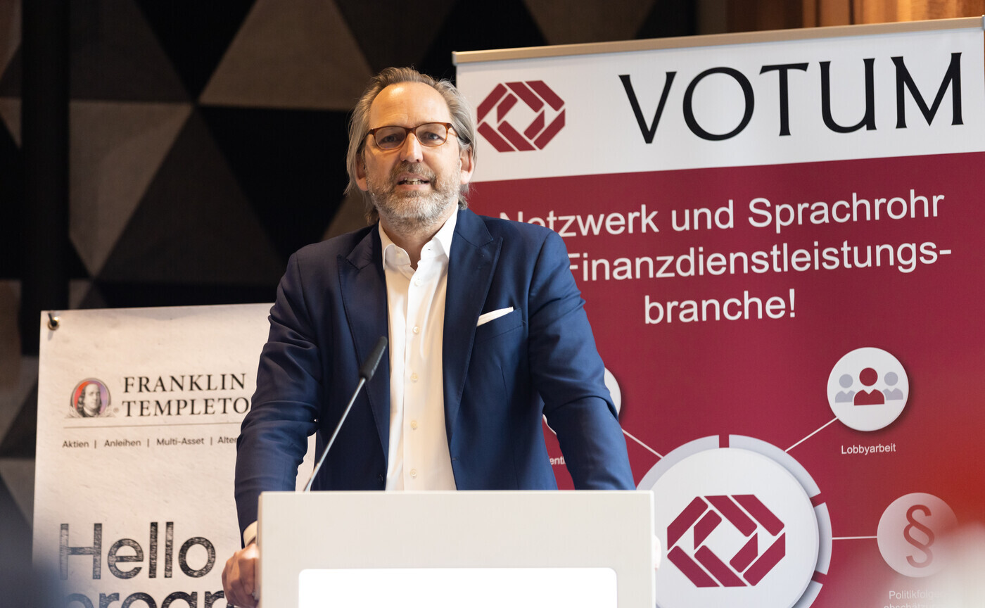 Vermittlerverband Votum beklagt verfehlte Finanzmarkt-Regulierung