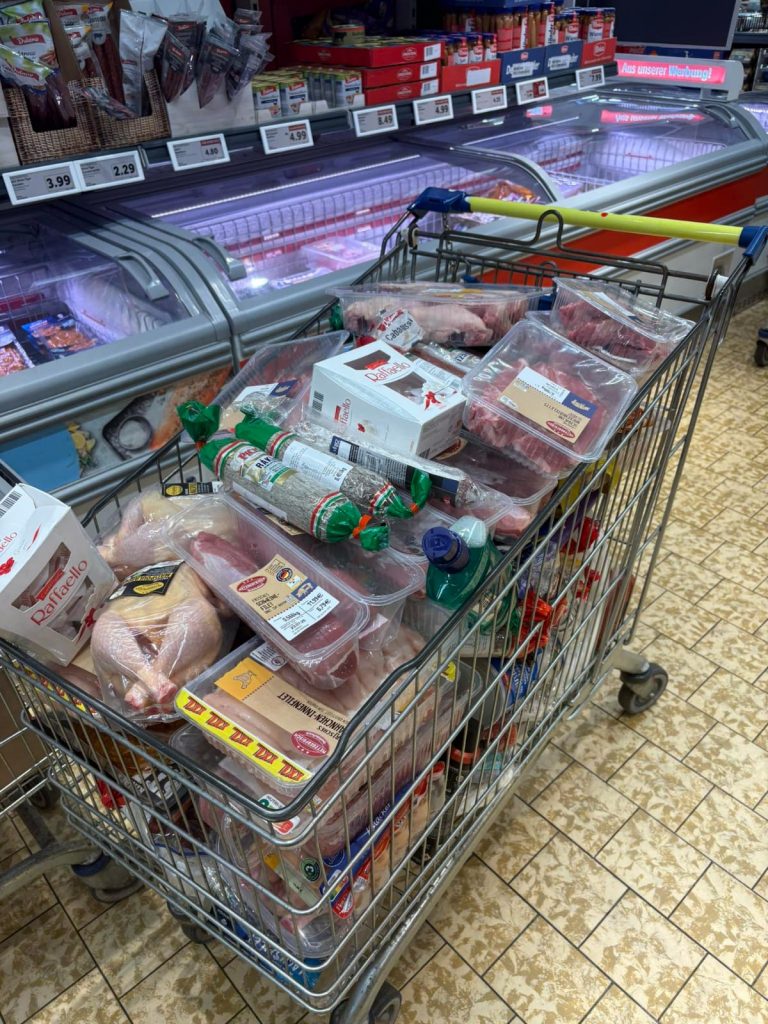 Kunden und Supermarkt-Angestellte stoppen diebische Familie in Ammendorf – Du bist Halle