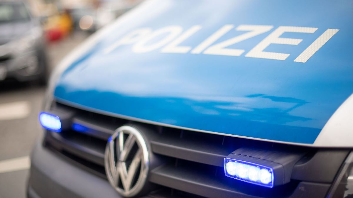 Niedersachsen & Bremen: Autorennen durch Oldenburg - Verfolgung bei Tempo 100
