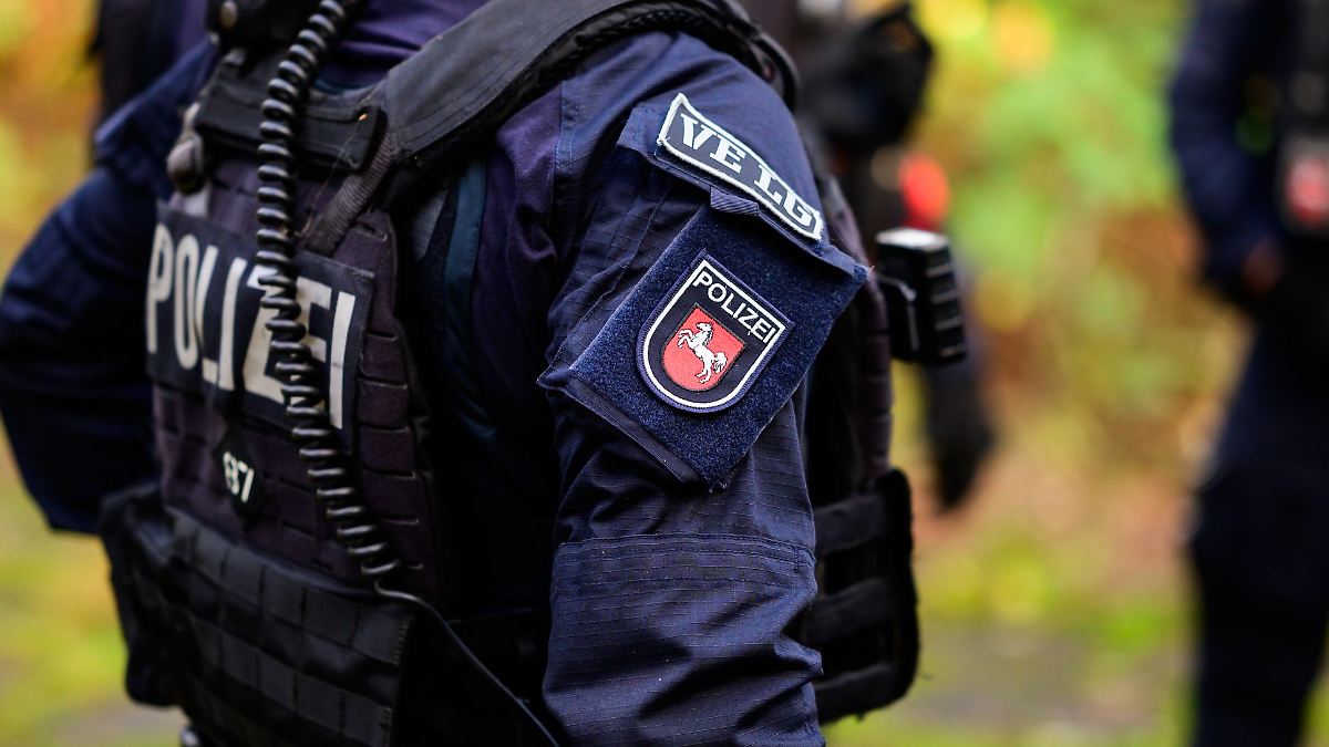Niedersachsen & Bremen: Mordkommission fasst Tatverdächtige nach Schüssen in Stuhr