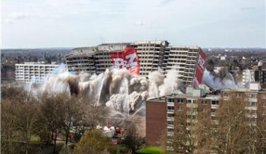 Sprengung in Duisburg: Ein Problemhaus verschwindet