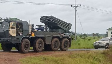 Thailand bombardiert nach Artilleriebeschuss Kambodscha – Grenzkonflikt eskaliert