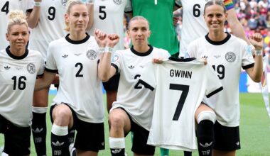 Frauen-EM: Deutsche Spielerinnen ehren Giulia Gwinn | Sport