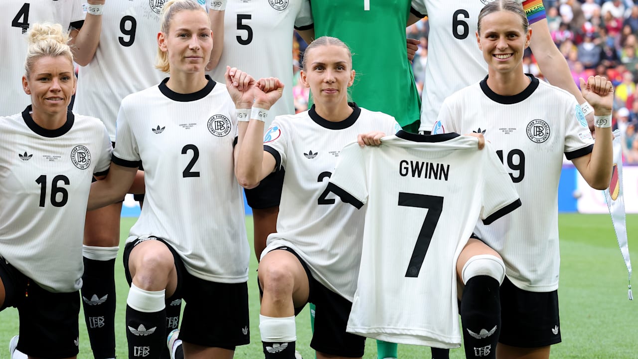 Frauen-EM: Deutsche Spielerinnen ehren Giulia Gwinn | Sport