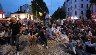 Polizei stoppt Feier: Hundertschaft schützt Baustelle vor Partygästen | Regional
