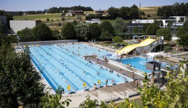 Nach Verbot für Ausländer: Schweizer stürmen „ihr“ Freibad in Pruntrut | Politik