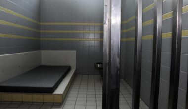 Besucher eines Augsburger Clubs landet in Arrestzelle