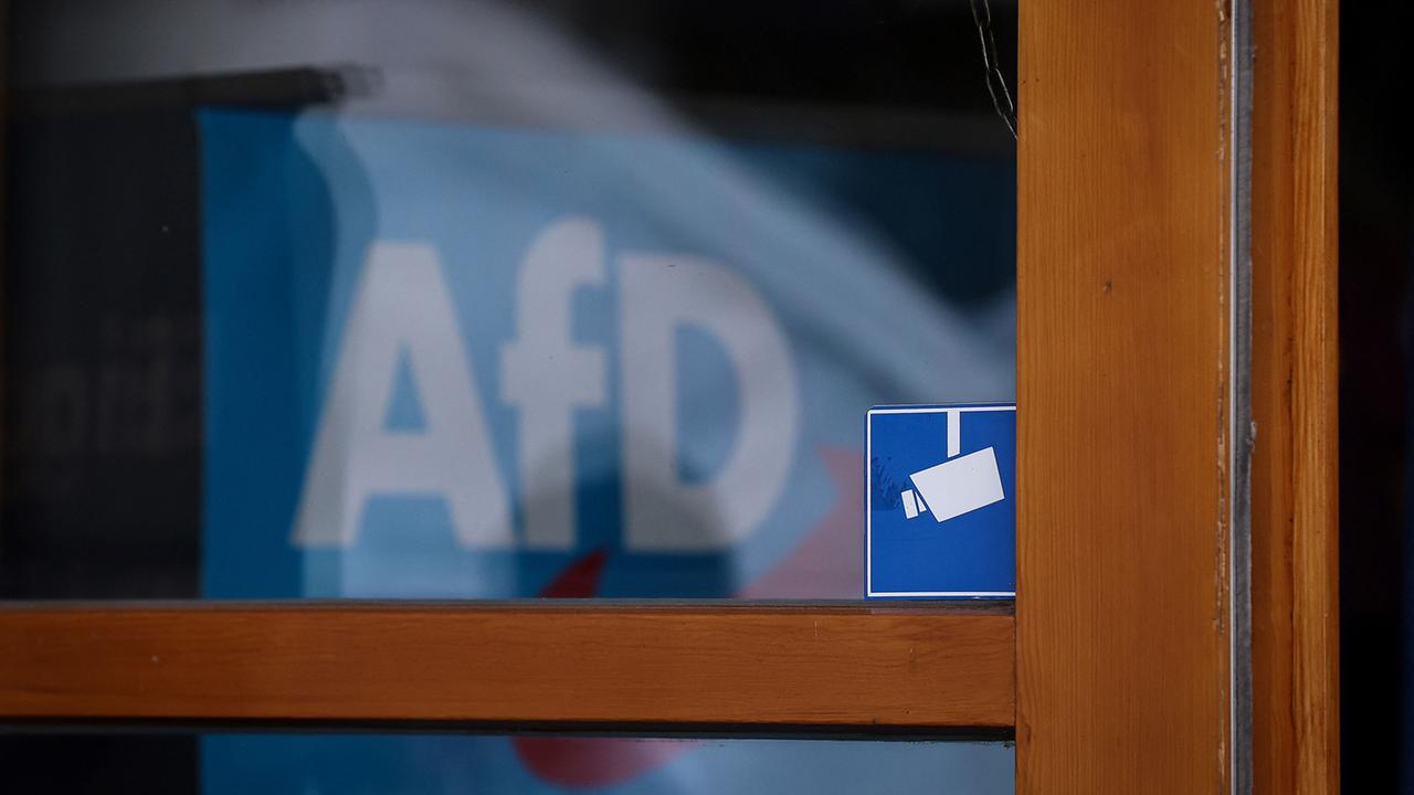 Schweitzer für Prüfung von AfD-Verbot