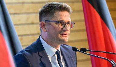 Verbotsverfahren: AfD Brandenburg wirft Innenminister Täuschung vor
