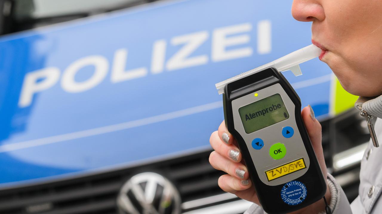 Verkehrsminister Schnieder will an 0,5-Promille-Grenze festhalten