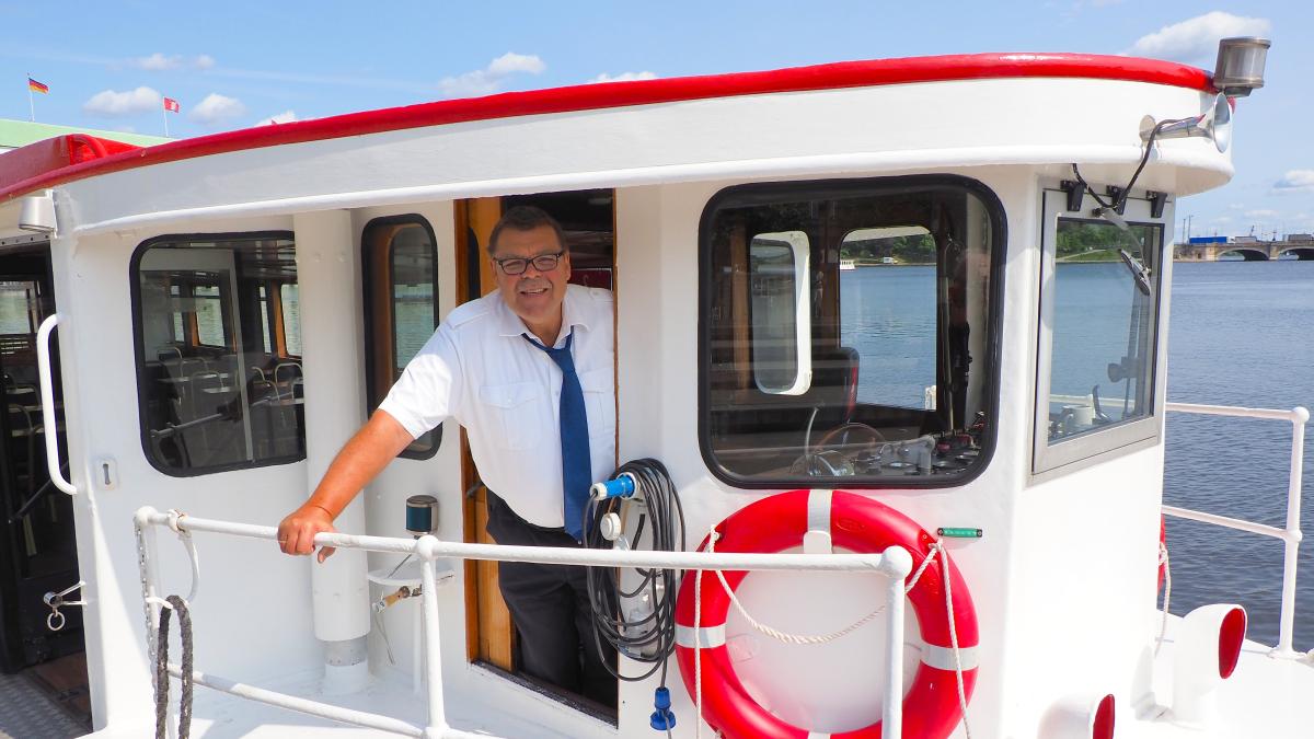 Kapitän Jürgen Sawatzki 35 Jahre auf Alster-Kreuzfahrt