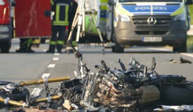 Zwei Motorradfahrer sterben bei Unfall nahe Troisdorf