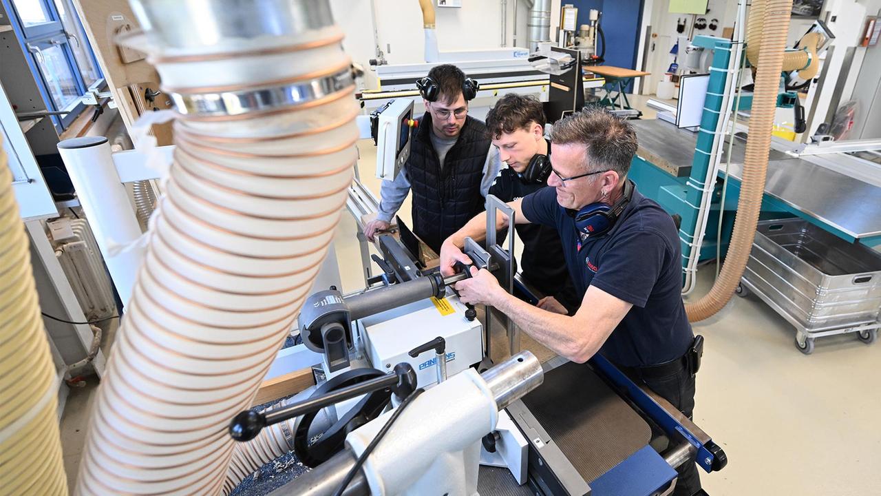 Arbeitsmarkt: Jeder vierte Betrieb plant mit weniger Azubis