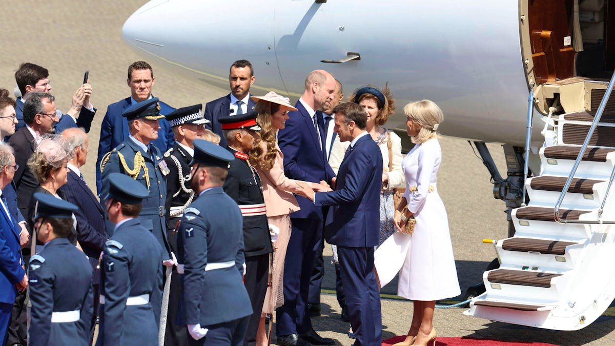 Handkuss für Kate: Macrons starten Staatsbesuch in UK