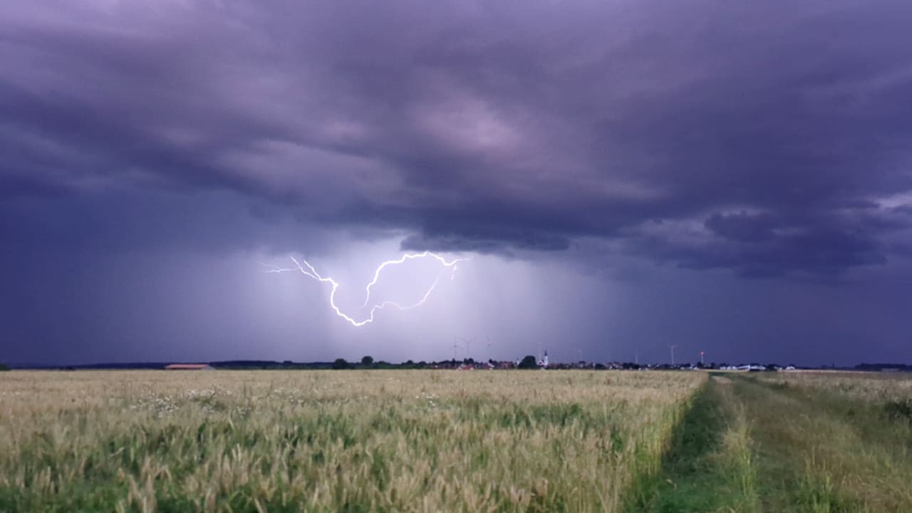 Wetter bringt jetzt Hitze und Blitze: So wird das Wochenende | News