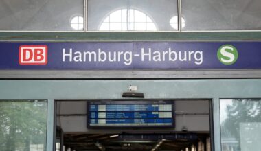 Hamburg: Mann entkleidet sich im ICE und belästigt anschließend Bundespolizistin sexuell