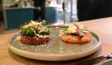 „Bar Tatar“: Wer in München draußen gut essen will, ohne steif zu sitzen – ist hier genau richtig